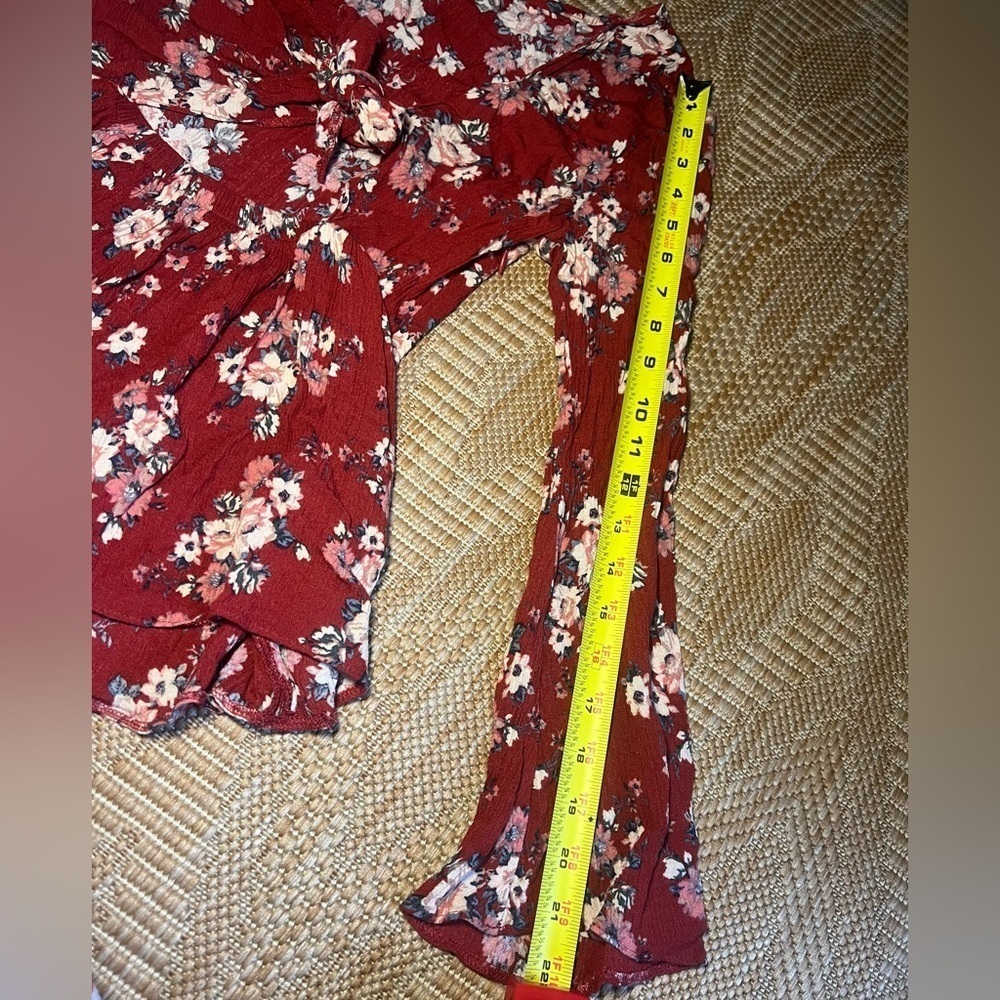 American Eagle Women's Red Floral Long Sleeve Front Tie & Cut Out Blouse,Size S - Picture 10 of 11